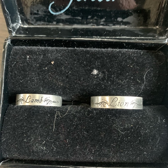 Twilight Lion (Size 10) & Lamb (Size 7) Couples Ring Set - Picture 8 of 10